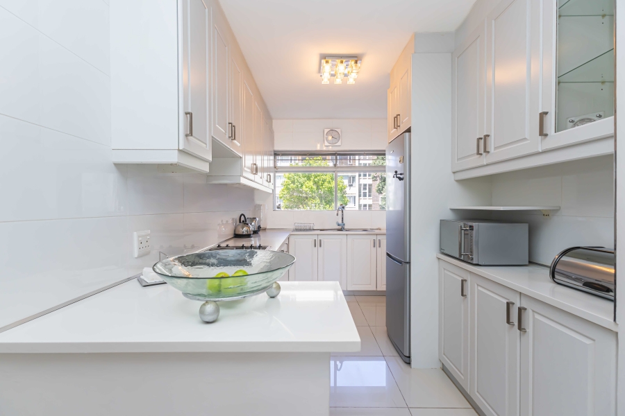 2 Bedroom Property for Sale in Sea Point Western Cape